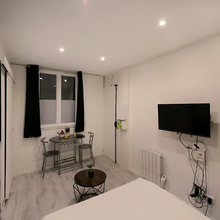 Appartement Bail Mobilite - Studio Moderne - 18 - 2p Parijs